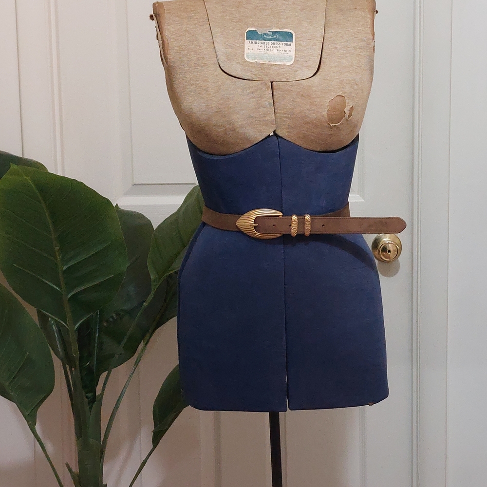 Carlisle Brown Leather Belt with Gold Buckle - Picture 2 of 5